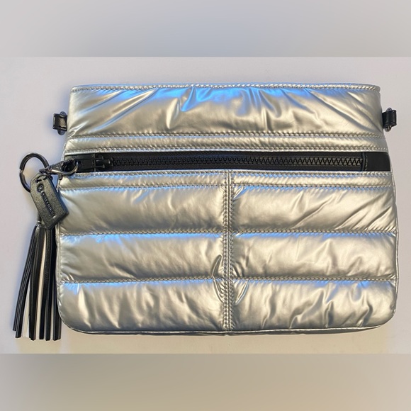 NWT! CITI COLLECTIVE Gallery Clutch - Silver - Picture 3 of 7